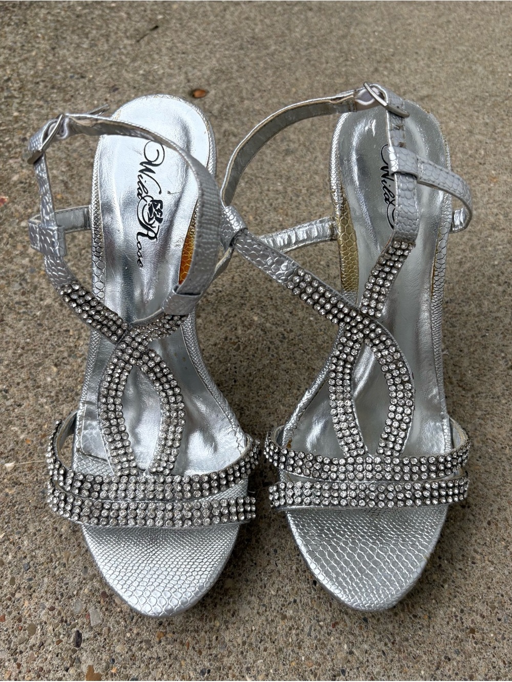 Wild Rose Elegant Metallic Silver Strappy Embellished Women's Platform Heels